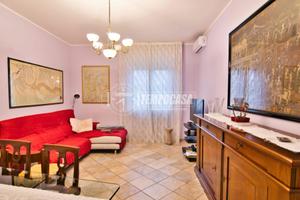 TRILOCALE AUTONOMO CON BOX E CANTINA!!!