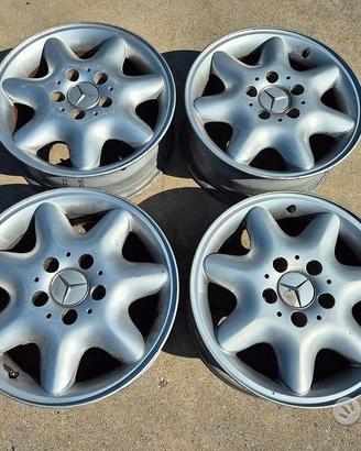 Cerchi In Lega Da 15" Per Mercedes Classe C W203