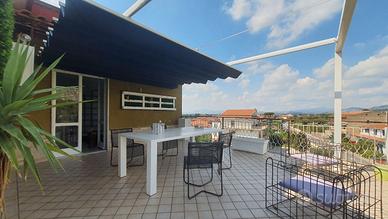 Attico con ampio terrazzo