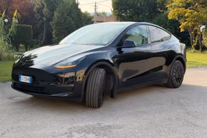 Tesla Model Y Long Range Dual Motor Awd