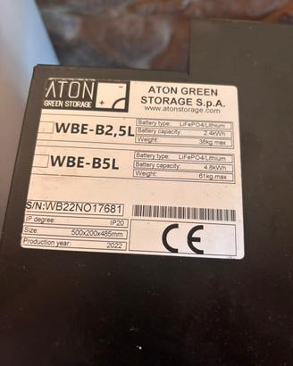 Rack  batterie  pylontech e materiale elettronico