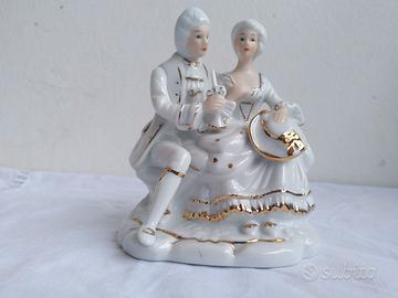 Statuina porcellana capodimonte dama e gentiluomo