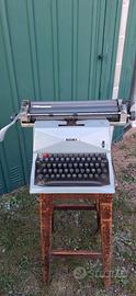macchina da scrivere OLIVETTI DIASPRON 82