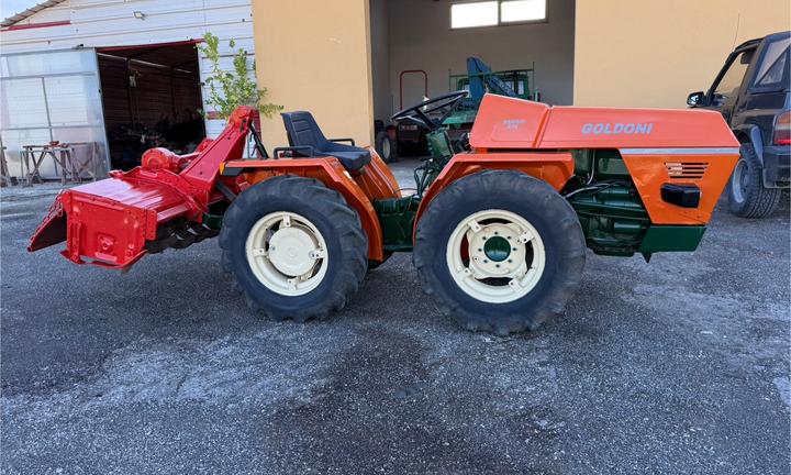 Trattore GOLDONI CON FRESA MASCHIO