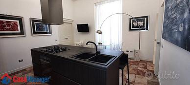 Appartamento di 180 m² con più di 5 locali e box a