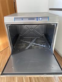 Lavastoviglie professionale