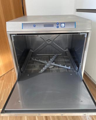 Lavastoviglie professionale
