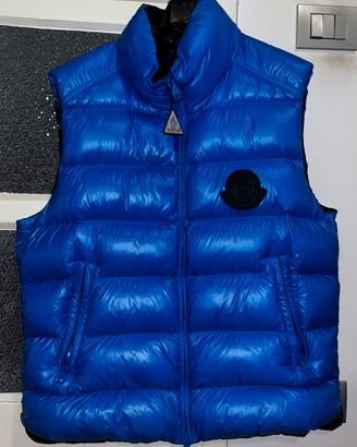 piumino smanicato moncler