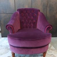 Poltrona porpora in velluto di cotone