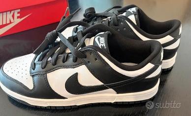 Nike Dunk Low Nere e Bianche 42.5 Nuove