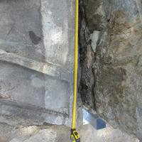 Lavabo in pietra scolpita