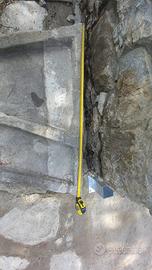 Lavabo in pietra scolpita