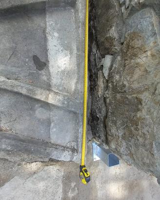 Lavabo in pietra scolpita