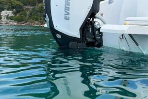 Evinrude 300 g2  piede rotto