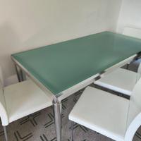 tavolo di cristallo lusso con poltroncine