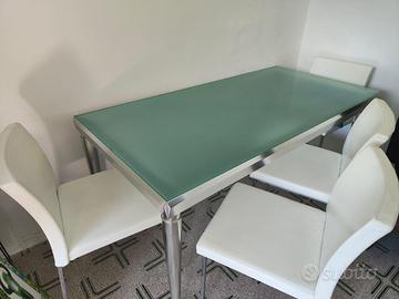 tavolo di cristallo lusso con poltroncine