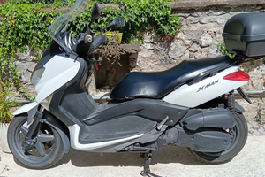 Yamaha X-Max 125