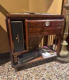 Mobiletto vintage con cassetto