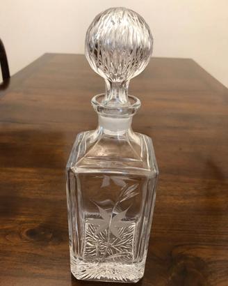 Bottiglia in puro cristallo munita di tappo