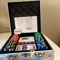 valigetta gioco carte e dadi.