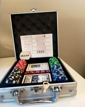 valigetta gioco carte e dadi.