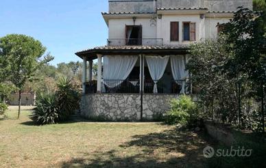 Villa bifamiliare mentana