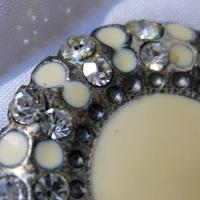 Bottone-gioiello originale di tailleur Max Mara