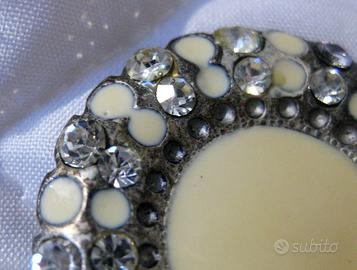 Bottone-gioiello originale di tailleur Max Mara