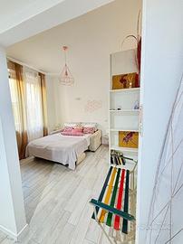 Ampio monolocale,centro,arredato, cucina separata