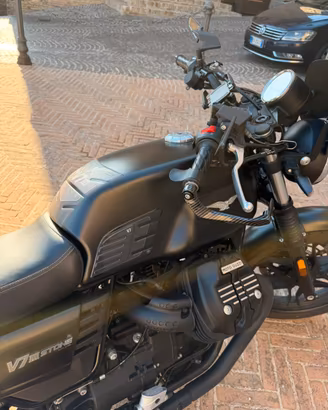 Moto Guzzi v7 iii Stone