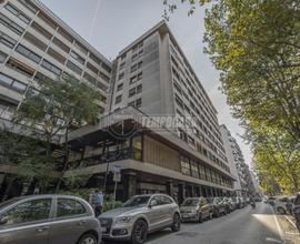 AMPIO LOCALE COMMERCIALE NEL GARDEN PALACE
