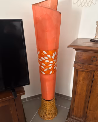 Lampada da terra arancione