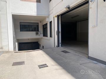 Locale uso commerciale / Deposito