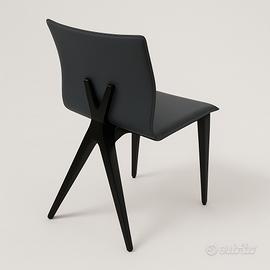 Sedia design imbottita grigio antracite con gambe