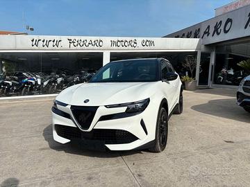 Alfa Romeo Junior 1.2 136 CV Hybrid 2026 KM 0 IVA 
