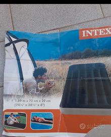 Materasso gonfiabile con pompa