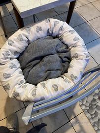 Cuccia x gatti e cani di taglia piccola.