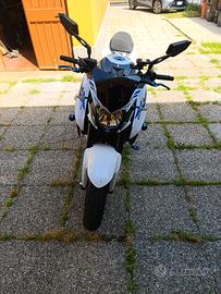 Suzuki GSX s 750