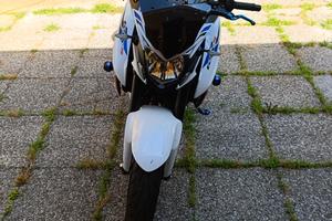 Suzuki GSX s 750