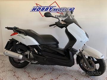 Yamaha X-Max 250