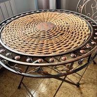 Tavolino con sedie da esterno