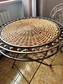 Tavolino con sedie da esterno