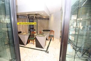 Locale/negozio a Pineto centro