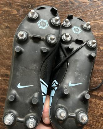 Scarpe tacchetti in ferro