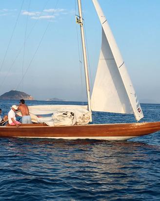 Barca a vela Dragone