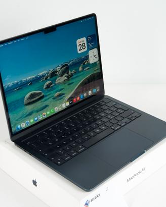 macbook air M2 anno 2022 8 GB ram 256 GB HD garanz