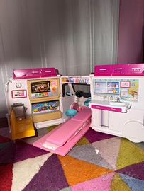 Barbie , Ambulanza e clinica  con luci e sirena