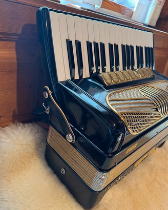 Fisarmonica Hohner Cornelia 3 a 96 bassi