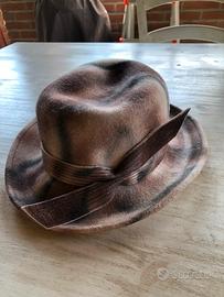 Cappello artigianale in pura lana merinos