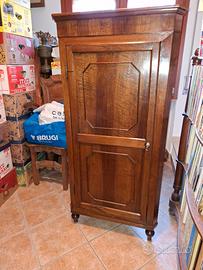 angoliera restaurata in noce